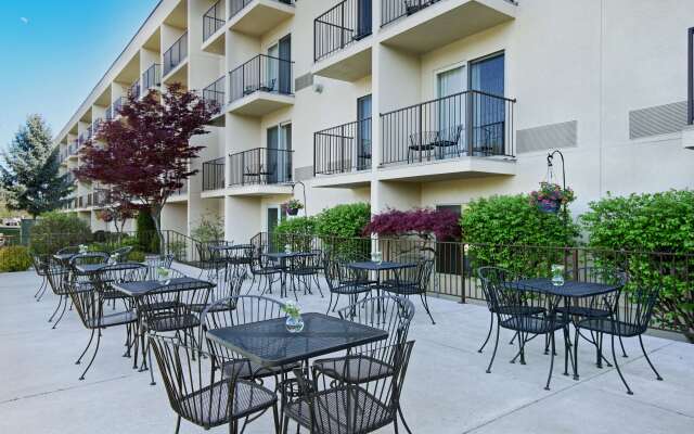 Oxford Suites Yakima