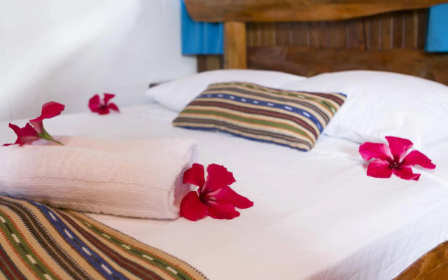 Hotel La Isla Inn