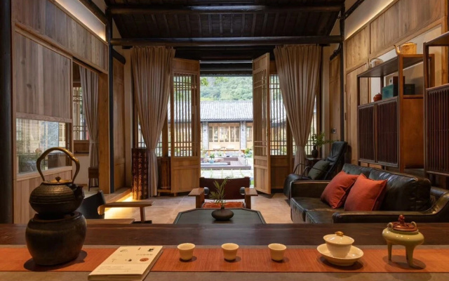 See You in the mountains – Lobby – Guilin