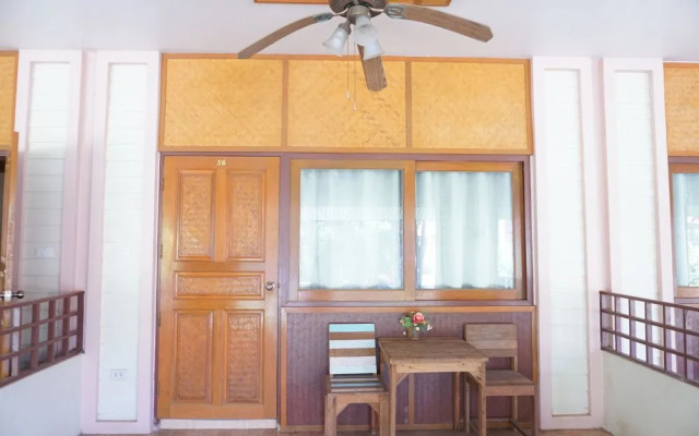 Uthai River Lake Resort