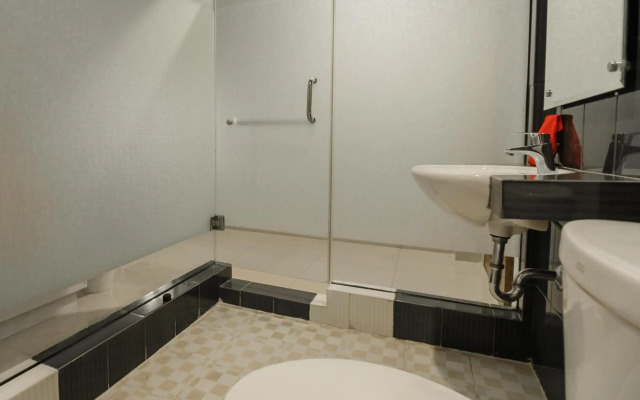 RedDoorz Plus near Soekarno Hatta Airport 2