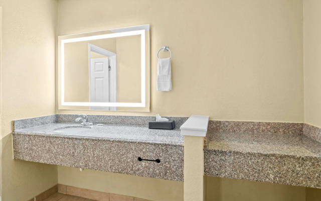 Days Inn by Wyndham Lafayette Near Lafayette Airport