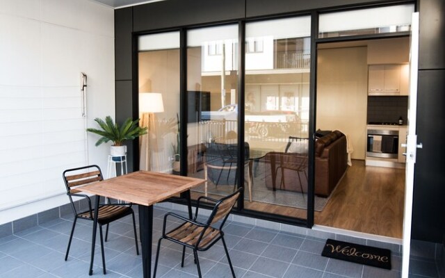 Wickham Newcastle Modern 1 Bed Apartment