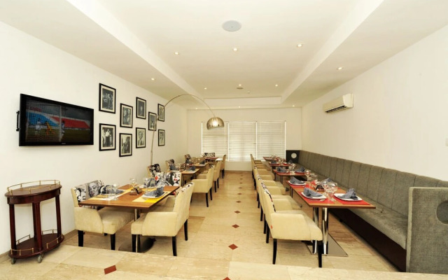 Silver Towers Hotel