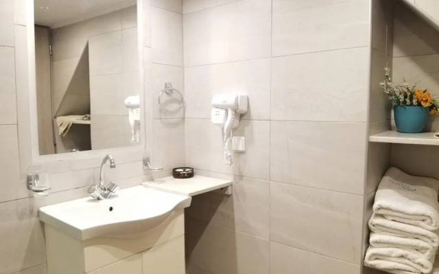 Vlycha Beach Studios & Apartments