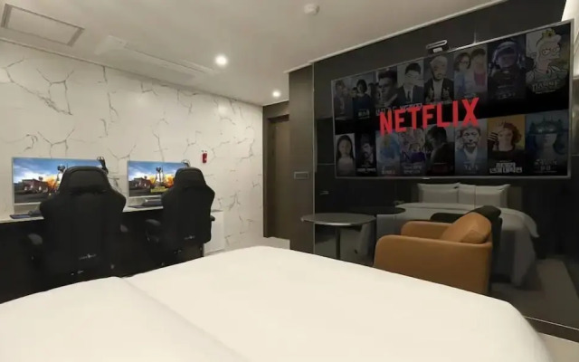 Rosy Hotel