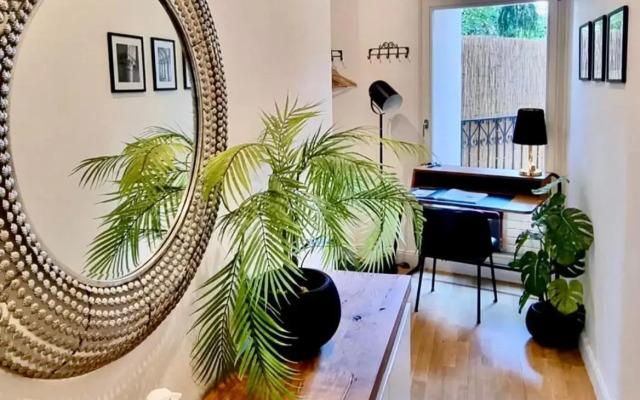 Amazing flat with garden, Vinohrady near center