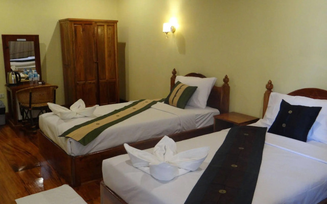 Villa Somphong