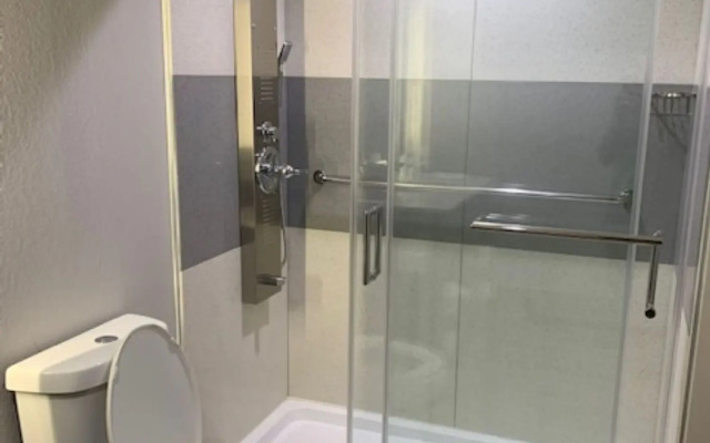 Days Inn by Wyndham Bellville Mansfield