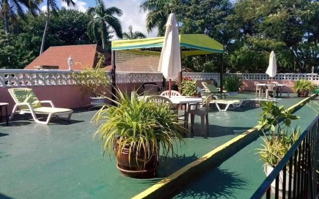 Towne Hotel