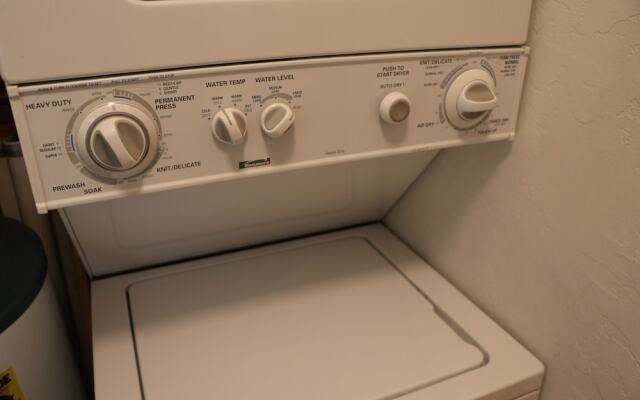 Jamaica Royale - 028 - 1 Br Condo