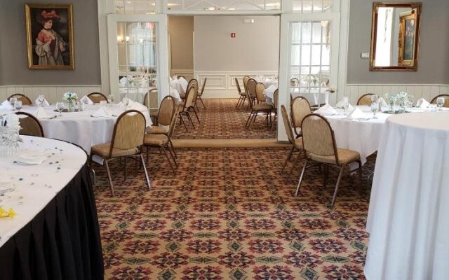 Fort Harrison State Park Inn