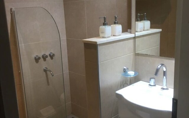 Comfortable Apartment w Great Location