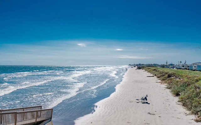 Beautiful Blue Heron Sleeps 6 Great Views