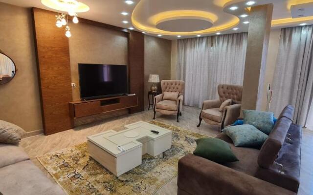 Amazing 5 Bedroom Villa with Private Swimming pool