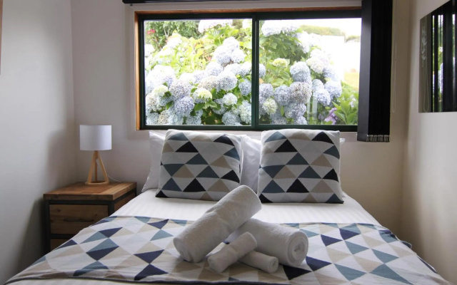DOLPHIN LOOKOUT COTTAGE - amazing views of the Bay of Fires – Guest Rooms – Binalong Bay