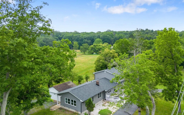 Pocono Pines by Boutiq