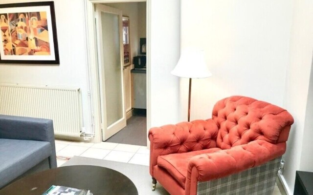 Family Studio Opposite Natural History Museum