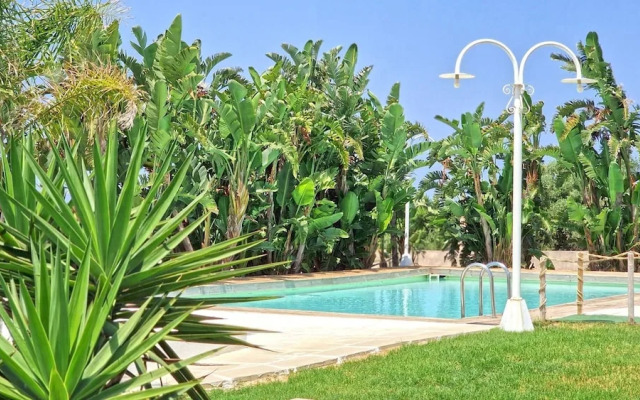 Villa With Swimming Pool Sleeps 8 Three Bedrooms