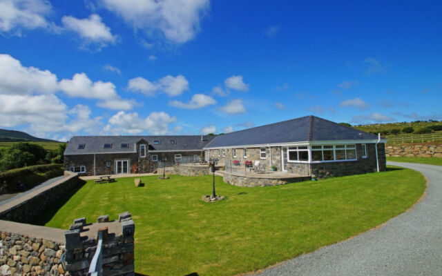 Holiday Home Deri'r Mynach