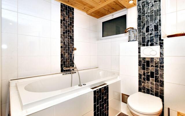 Luxurious chalet in Septon with sauna