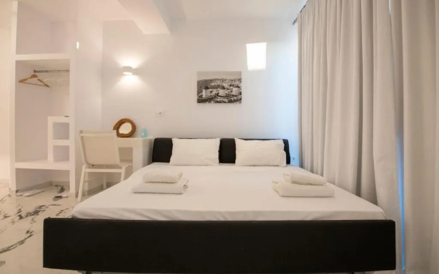 Bianco a Nero Mykonos