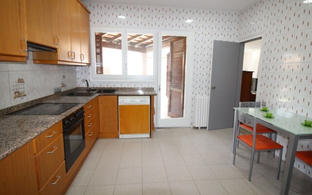 Alluring Holiday Home in Empuriabrava With Pool