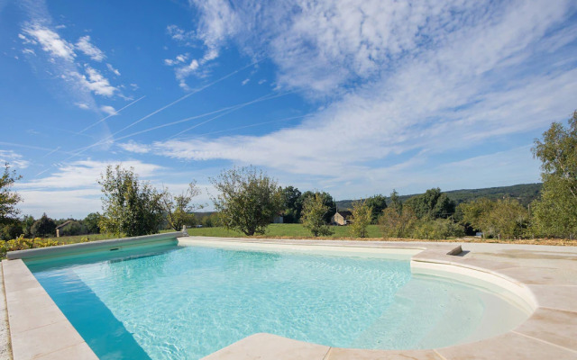 Cozy apartment in Thédirac with a shared swimming pool