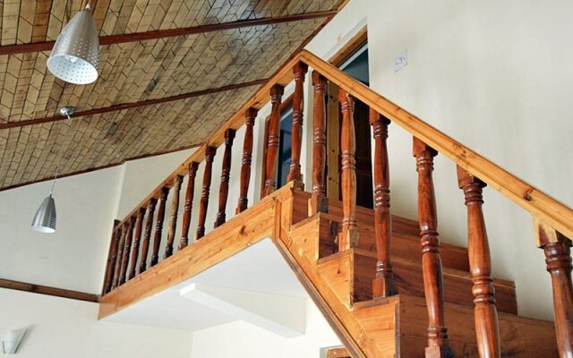 OYO 9392 Villa Riverine