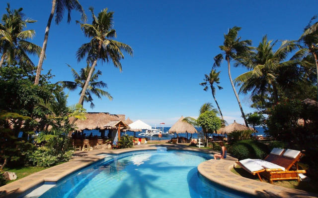 Pura Vida Beach & Dive Resort