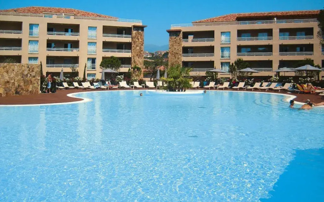 Garden-side Apartment in Salina Bay