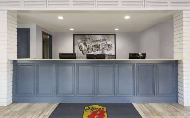 Super 8 by Wyndham Universal City