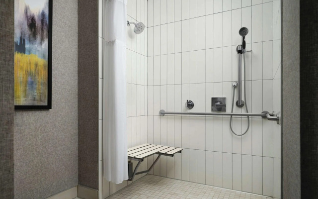 Hotel Centro Sonoma Wine Country, Tapestry Collection Hilton