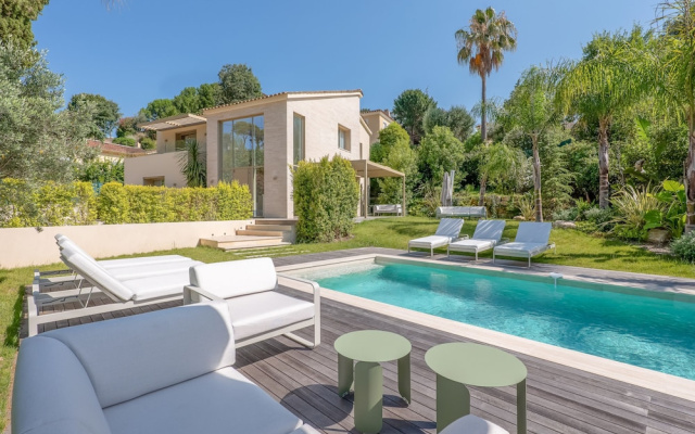 002 Villa Camille in Cannes