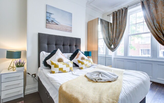 4-bedrooms 2-baths Independent Private Family Flat