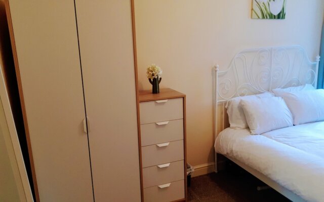 The Hazel Oak Apartment