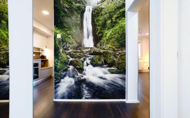 Elegant 1-bedroom apartment near hill forest