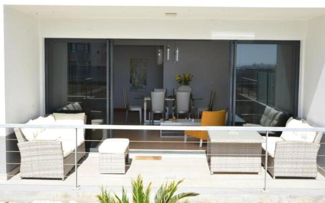 5 bedrooms in Privileged area with Ocean View