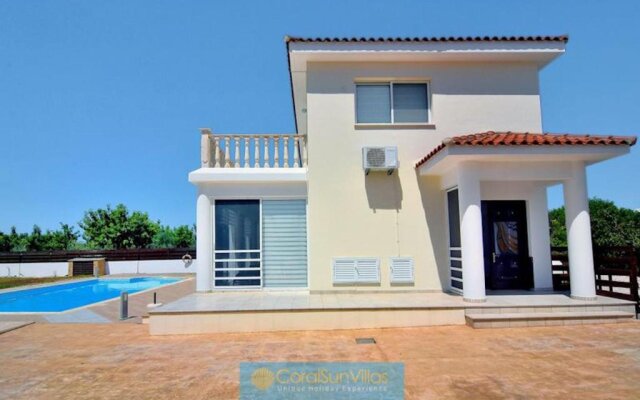 "villa 200m To The Coral Bay Strip, Large Pool"
