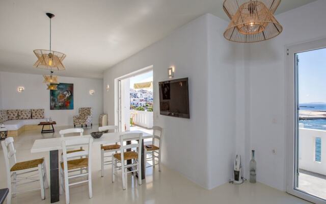2 Bedroom Apartment With Terrace in Tinos Chora