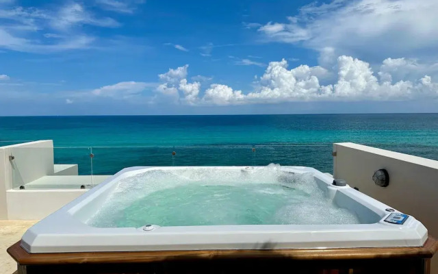 Angelina 28 Beachfront and Family Apartments - Modern and Relaxing Long Stays (20 min from Cancun Airport)