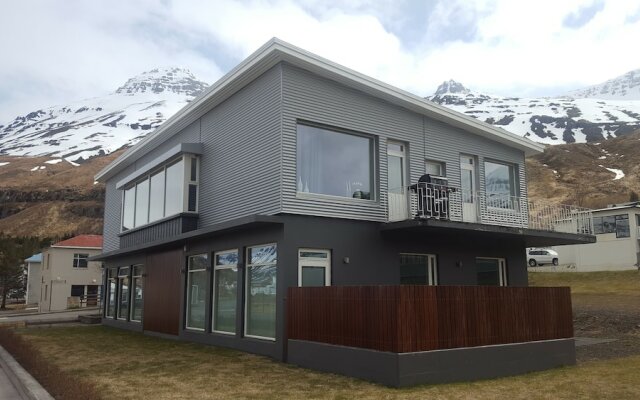 Seyðisfjörður Apartment