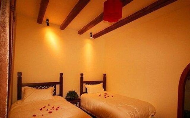 Lijiang Chenwai Hostel