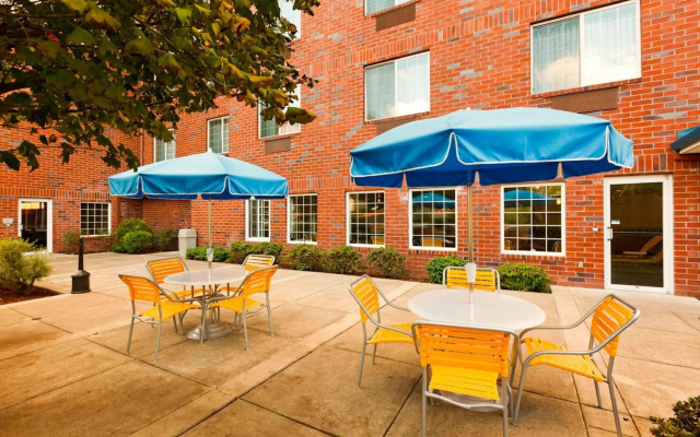 Fairfield Inn & Suites by Marriott Lake Oswego