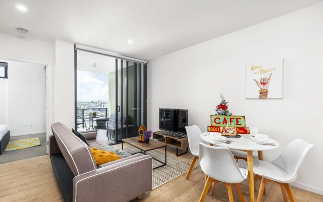 Designer South Bank Apartment