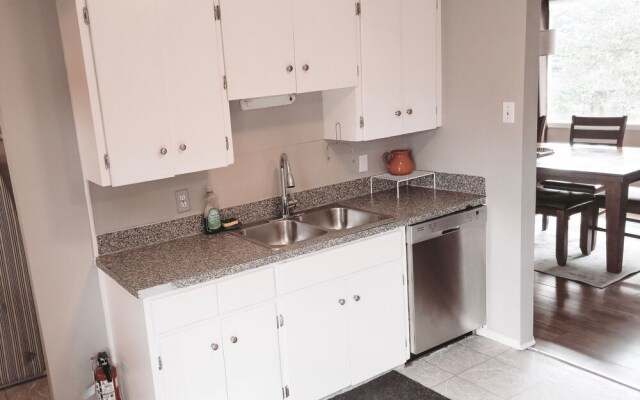 Family House with Httb Playgr BBQ Firept