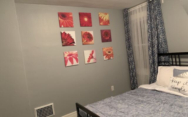 Pontiac Guest House