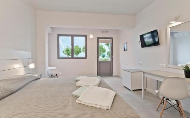 Gregory Peck Beach Break Apartments
