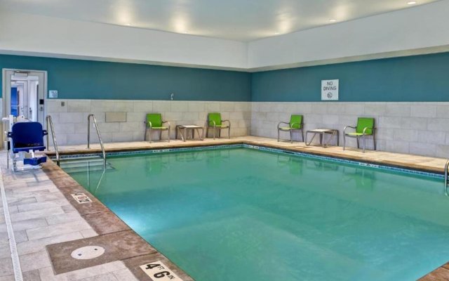 Holiday Inn Express And Suites Ottawa, an IHG Hotel