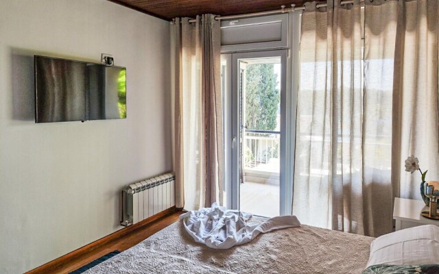 Amazing Home in Omisalj With Jacuzzi, Wifi and 4 Bedrooms